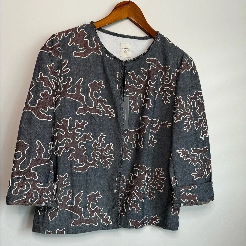 Embroidered Crew Neck Jacket - Picture 5 of 13